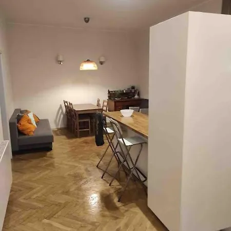 Centrally Located Apartment With 4 Bedrooms Garbarska Krakow