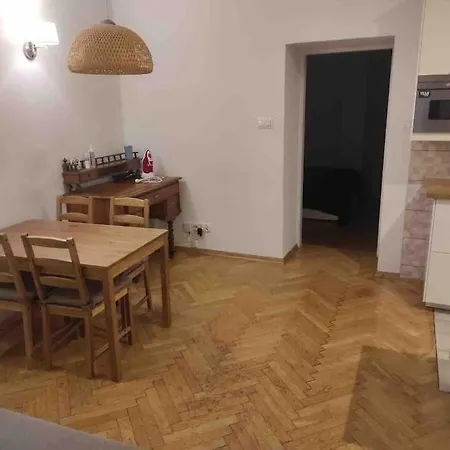 Centrally Located With 4 Bedrooms Garbarska